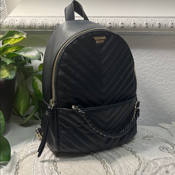 Victoria's Secret Handbags - Victoria's Secret Black Chevron Backpack​